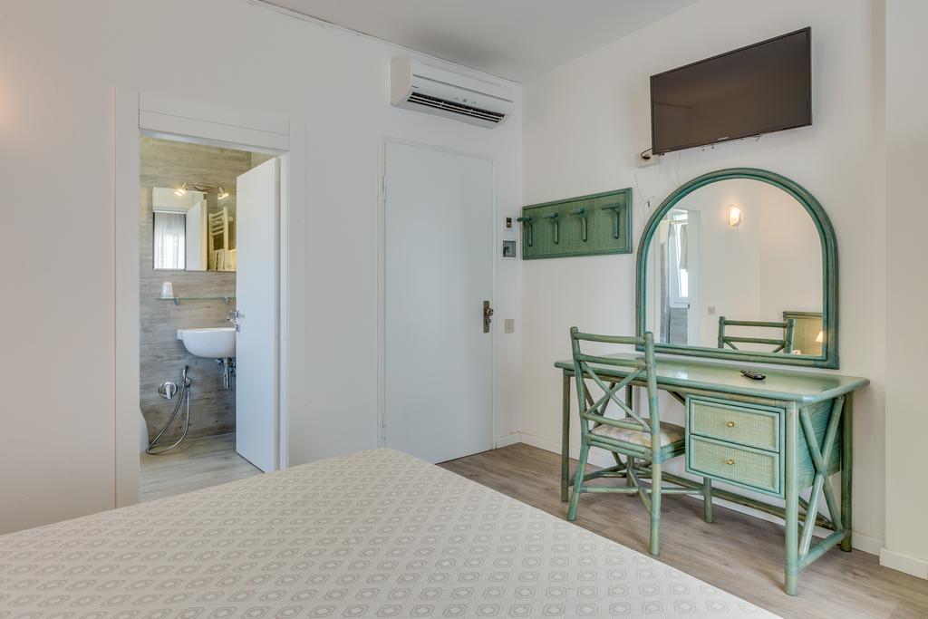 Hotel Garni' Serena Caorle Exterior foto
