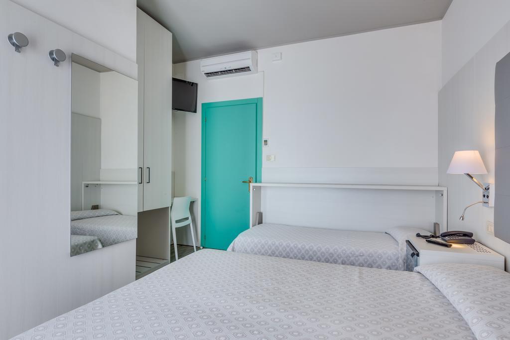 Hotel Garni' Serena Caorle Exterior foto