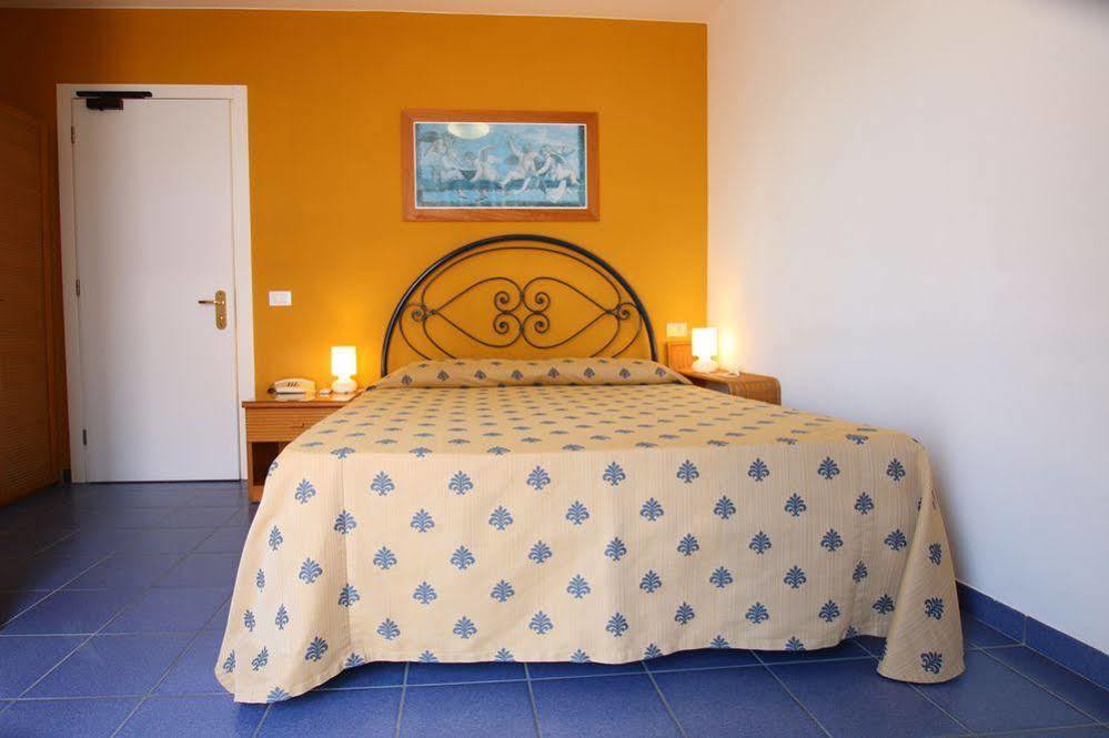 Hotel Garni' Serena Caorle Exterior foto